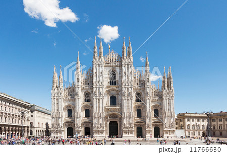 イタリア　ミラノのドゥオーモ　大聖堂２ 11766630