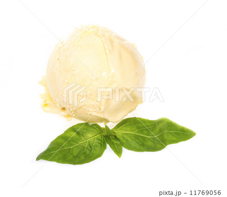 Scoop of lemon ice cream 11769056