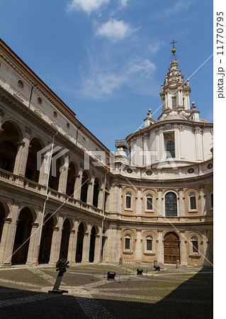 Great church in center of Rome, Italy. 11770795