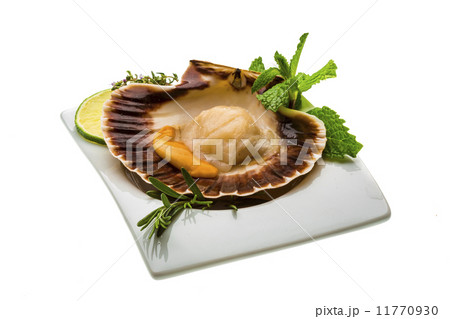 Scallop with asparagus, lime, mint and rosemary Scallop with asparagus, lime, mint and rosemary 11770930