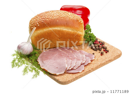 Ripe fresh ham with vegetables Ripe fresh ham with vegetables 11771189