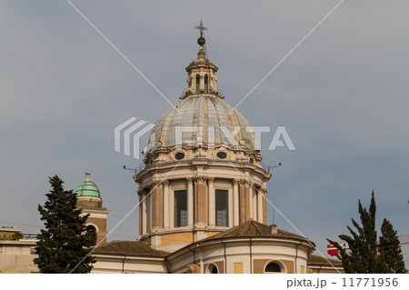 Great church in center of Rome, Italy. Great church in center of Rome, Italy. 11771956