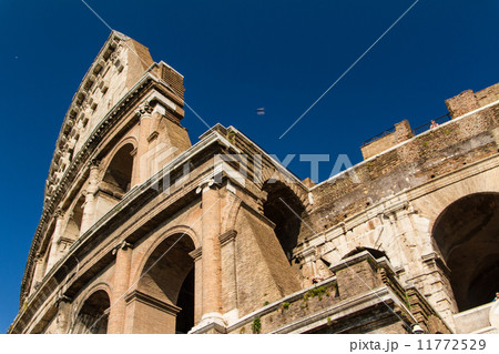 Colosseum in Rome, Italy 11772529