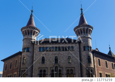 Buildings' facades of great architectural interest in the city o Buildings' facades of great architectural interest in the city o 11773259