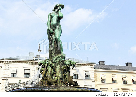 Havis Amanda - nude female fountain statue at the Market Square Havis Amanda - nude female fountain statue at the Market Square 11773477