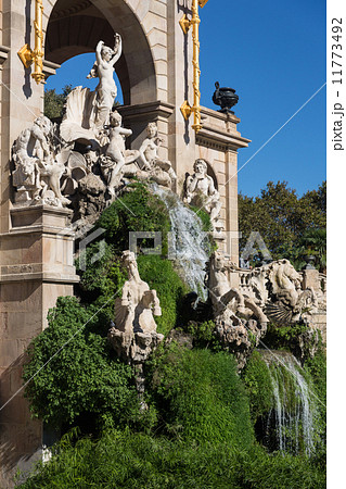 Barcelona ciudadela park lake fountain with golden quadriga of A Barcelona ciudadela park lake fountain with golden quadriga of A 11773492