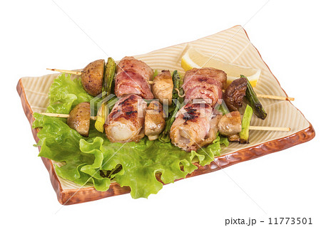 Bacon wrapped grilled Scallops with mushrooms and bacon 11773501