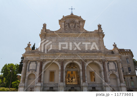 Great church in center of Rome, Italy. Great church in center of Rome, Italy. 11773601
