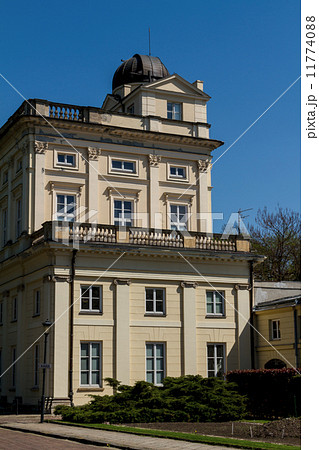 The Lazienki palace in Lazienki Park, Warsaw. Lazienki Krolewski The Lazienki palace in Lazienki Park, Warsaw. Lazienki Krolewski 11774088