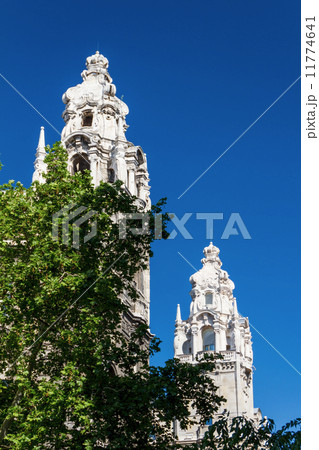 typical buildings 19th-century in Buda Castle district of Budape typical buildings 19th-century in Buda Castle district of Budape 11774641