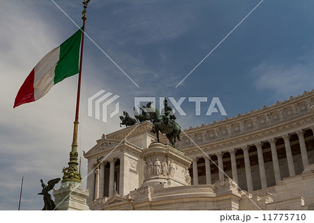 Rome, National Monument to the king Victor Emmanuel II 11775710
