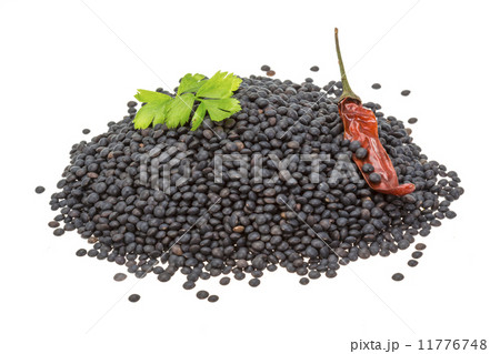 Black lentils 11776748