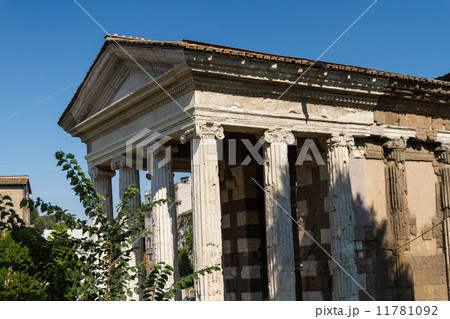 Great church in center of Rome, Italy. Great church in center of Rome, Italy. 11781092