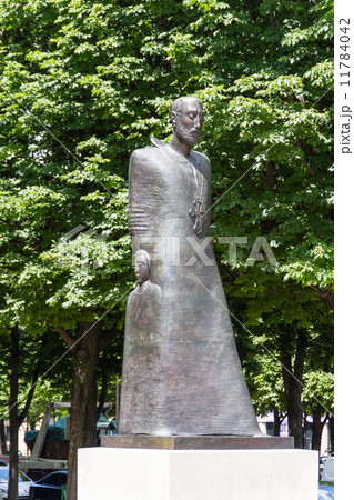 Historic building in Paris France 11784042