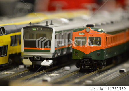 電車 電車 11785580