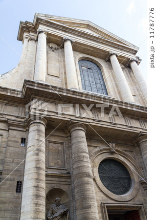 Historic building in Paris France 11787776