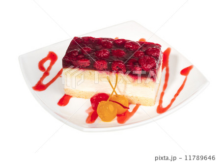 raspberry cake 11789646