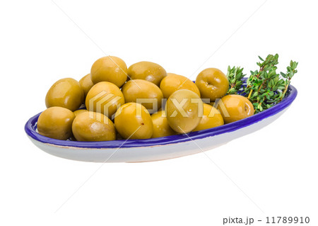Green gigant olives 11789910