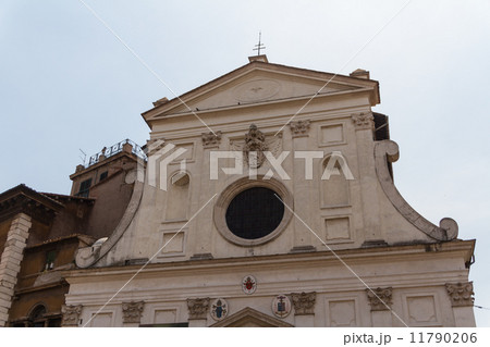 Great church in center of Rome, Italy. 11790206