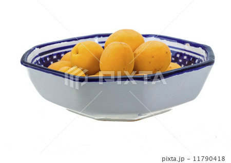 Yellow ripe apricots Yellow ripe apricots 11790418