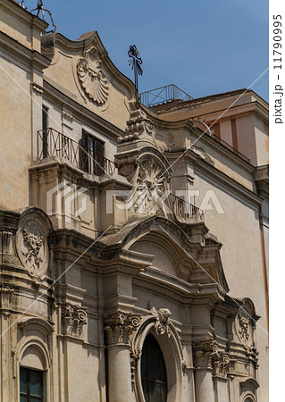 Great church in center of Rome, Italy. 11790995