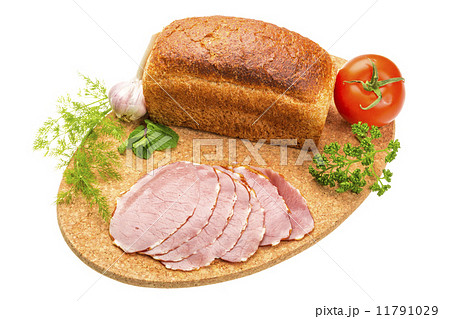 Ripe fresh ham with vegetables 11791029