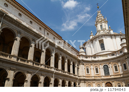 Great church in center of Rome, Italy. 11794043