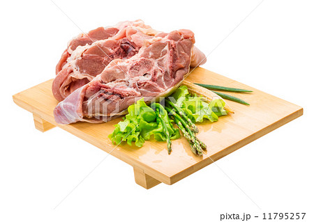 Raw lamb 11795257