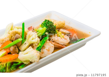 Shrimps with vegetables 11797195