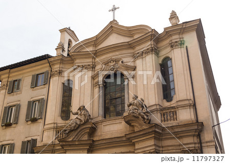 Great church in center of Rome, Italy. 11797327