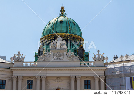 Heldenplatz in the Hofburg complex, Vienna, Austria Heldenplatz in the Hofburg complex, Vienna, Austria 11798871