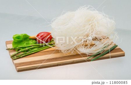 Raw rice noodles 11800085