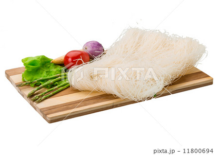 Raw rice noodles 11800694