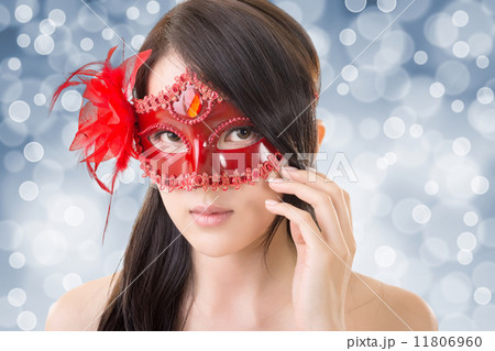 woman in a carnival mask 11806960