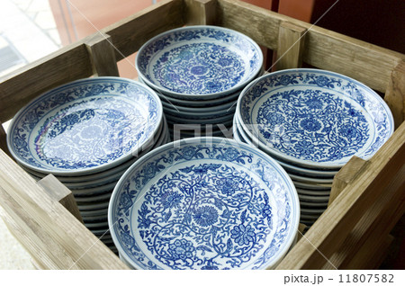 China Porcelain 11807582