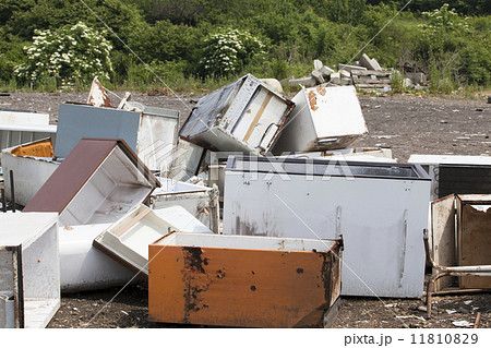 Appliances at the landfill 11810829