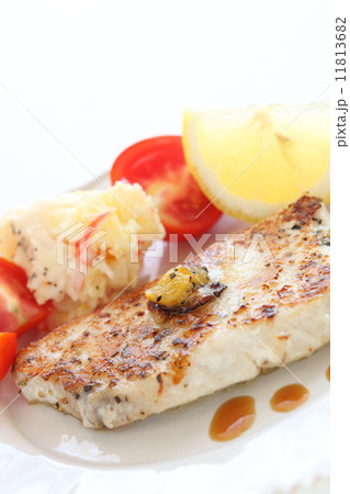 カジキマグロのマンゴーソテーの写真素材 カジキマグロのマンゴーソテーの写真素材