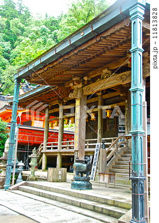青岸渡寺の本堂(和歌山県東牟婁郡那智勝浦町那智山) 青岸渡寺の本堂(和歌山県東牟婁郡那智勝浦町那智山) 11813828