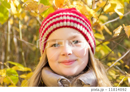 Girl in autumn Girl in autumn 11814092