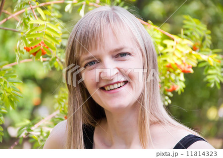 Blond woman in black 11814323