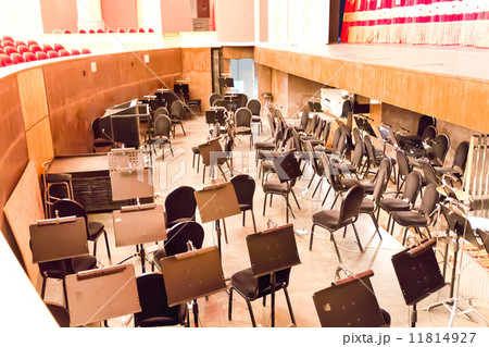 Empty orchestra pit in theatre 11814927