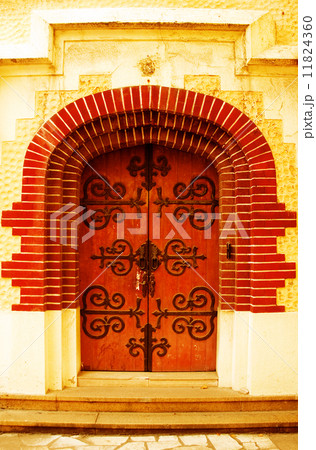 shanghai old door 11824360