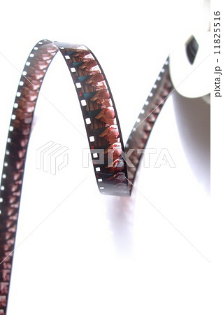 八ミリフィルムのフォルム・アナログ動画の古典がよみがえる。 八ミリフィルムのフォルム・アナログ動画の古典がよみがえる。 11825516
