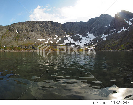Lake in the mountains Lake in the mountains 11826048