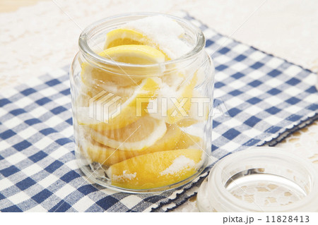 塩レモンの仕込み 11828413