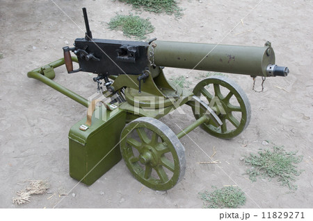 Maxim gun 11829271