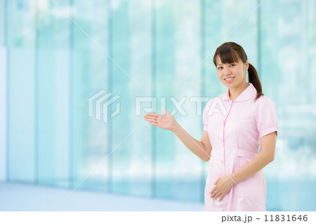 近代的な総合病院の看護師さんのイメージ 11831646