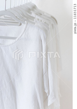 白い服　白　リネン　麻　ハンガー 11831713