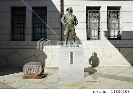 特攻勇士の像（靖国神社･遊就館脇／東京都千代田区九段北） 11836108
