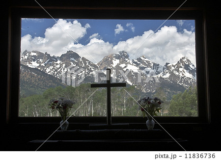 トランスフギュレーション礼拝堂から望むティトン山脈 11836736